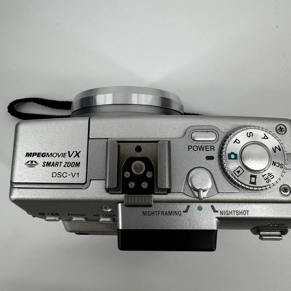 Sony Cyber-shot DSC-V1 Digital Camera 5.0MP 4x Zoom Nightshot Tested Bundle